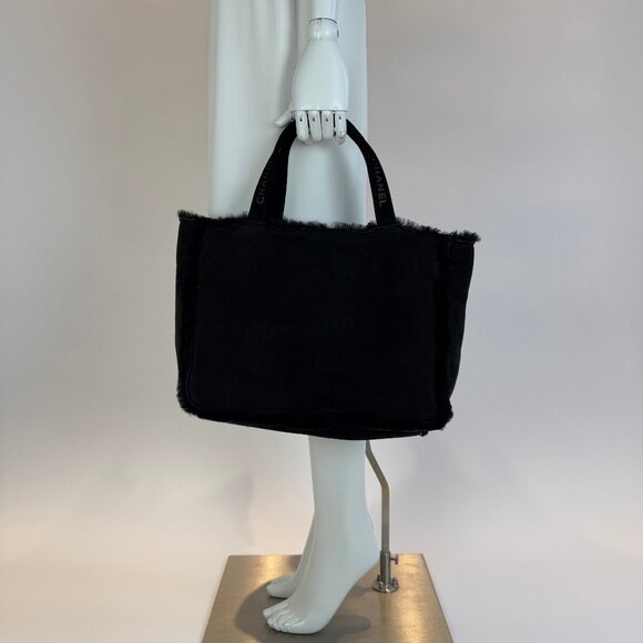 Chanel Black Suede Shearling Fur Hand Bag - Picture 6 of 16
